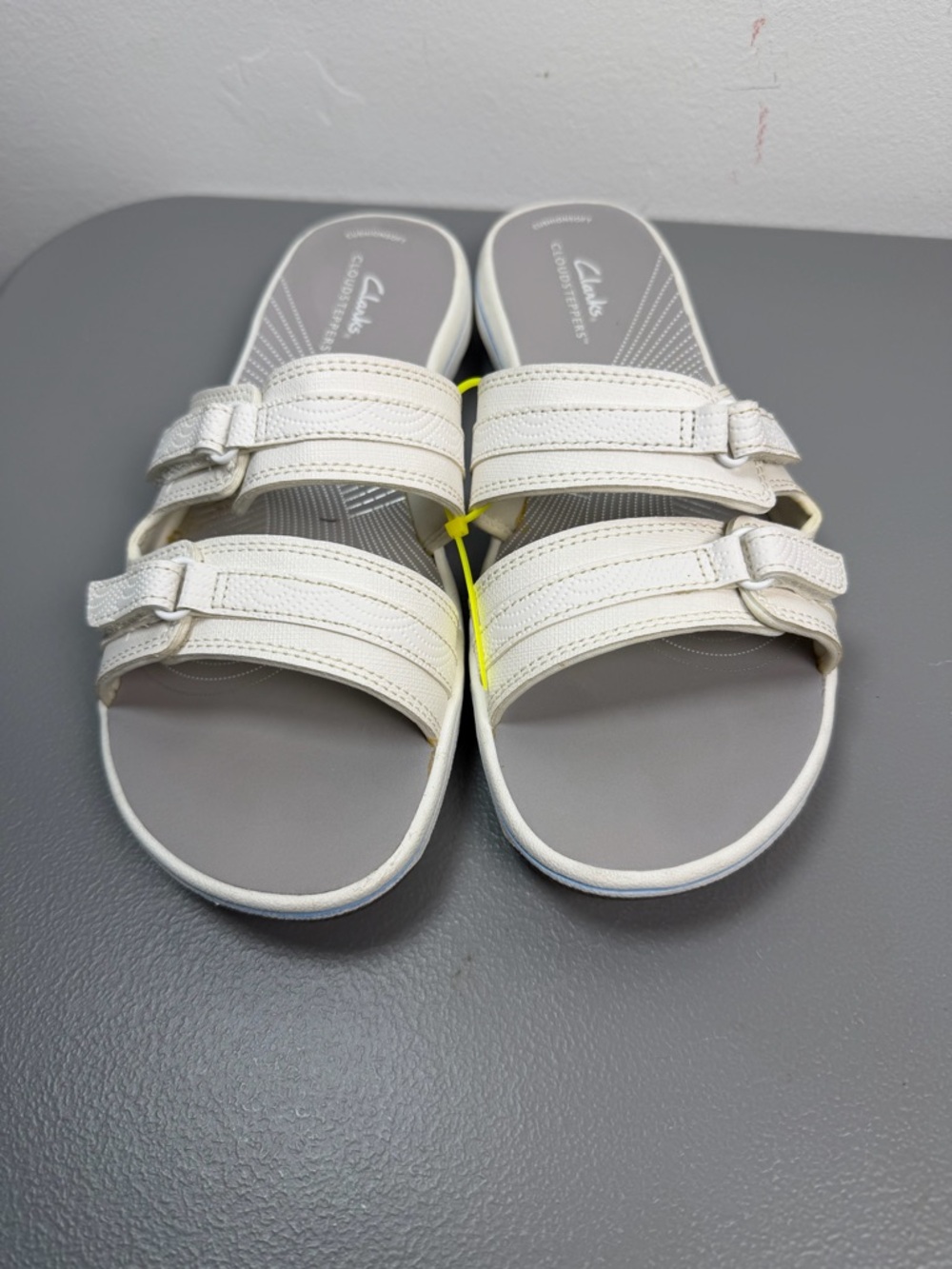 Clarks Breezey Eve White 2-Strap Sandal Women's sizes US 8